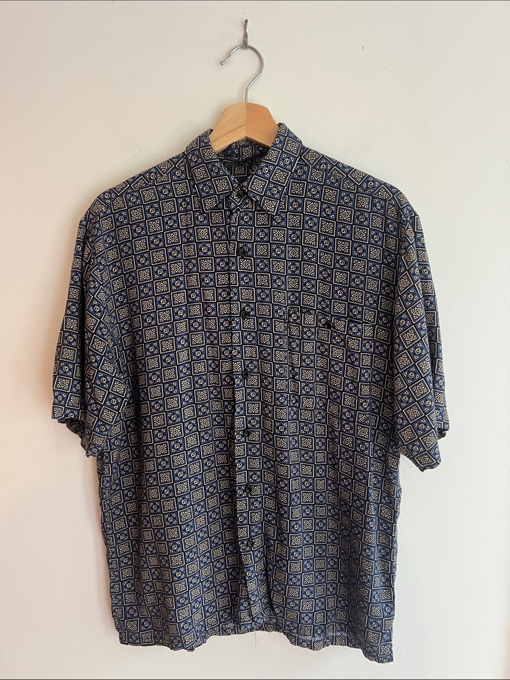 Vintage Y2K Dad Shirt with Retro And Geometric Pattern - Picture 2 of 10